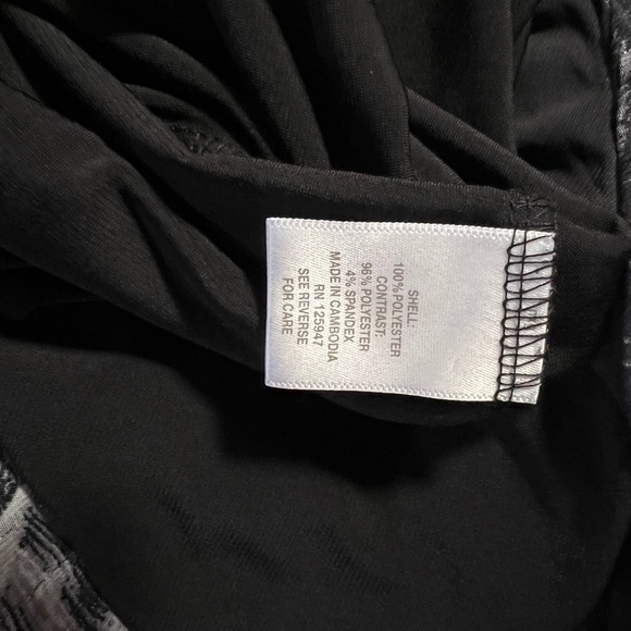 🖤🖤 EUC-ROZ & ALI BLACK AND WHITE SLEEVELESS BLOUSE SZ XL🖤🖤 - Picture 6 of 9